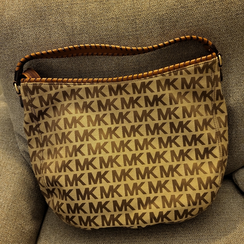 Michael Kors Monogram Jacquard Leather Brown Tan Bennett Hobo Handbag - Picture 3 of 11